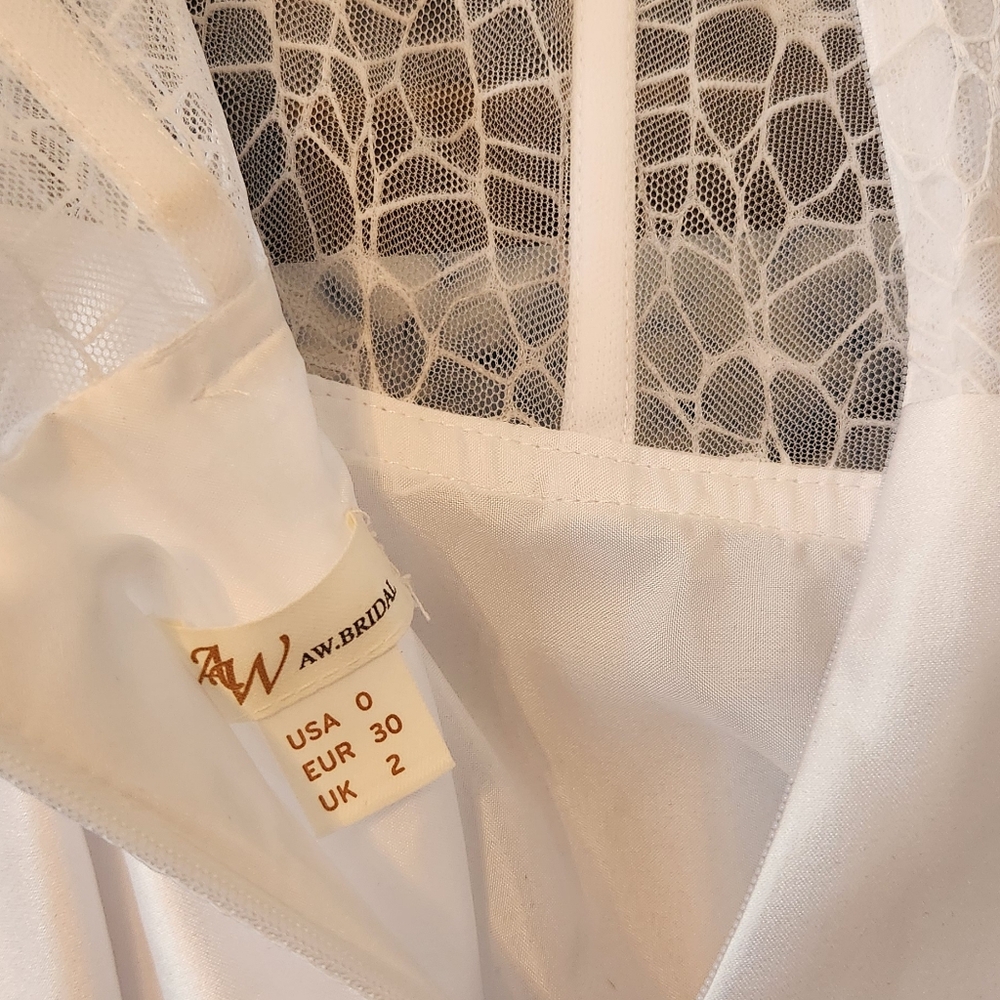 AW Bridal "AW Giona Wedding Dress," size 0 - Picture 10 of 12